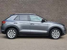 Volkswagen T-Roc (2020) thumbnail 3