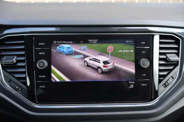 Volkswagen T-Roc (2020) thumbnail 41