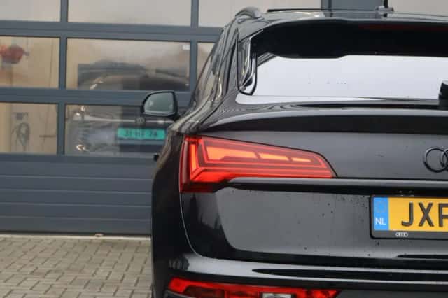 Audi Q5 (2022) thumbnail 12