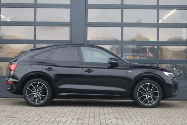 Audi Q5 (2022) thumbnail 3