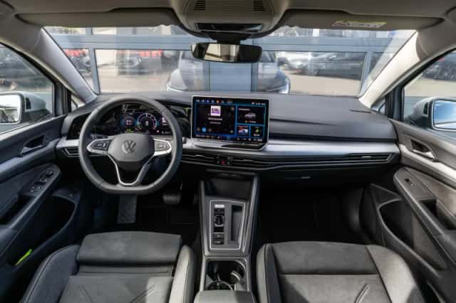Volkswagen Golf (2026) thumbnail 5