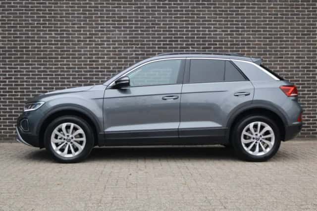 Volkswagen T-Roc (2024) thumbnail 13