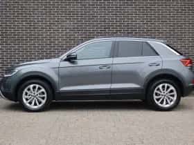 Volkswagen T-Roc (2024) thumbnail 13