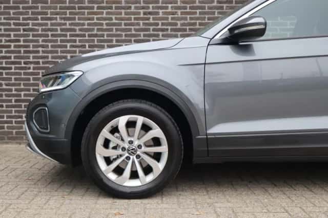 Volkswagen T-Roc (2024) thumbnail 14