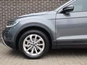 Volkswagen T-Roc (2024) thumbnail 14