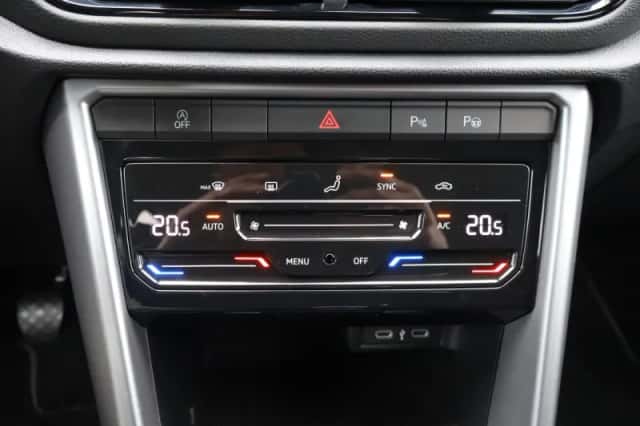 Volkswagen T-Roc (2024) thumbnail 28