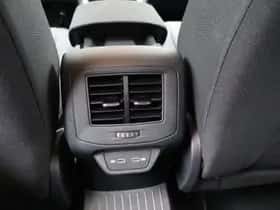 Volkswagen T-Roc (2024) thumbnail 33