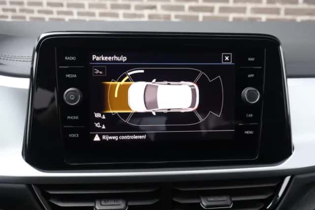 Volkswagen T-Roc (2024) thumbnail 40