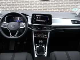 Volkswagen T-Roc (2024) thumbnail 5
