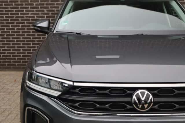 Volkswagen T-Roc (2024) thumbnail 9