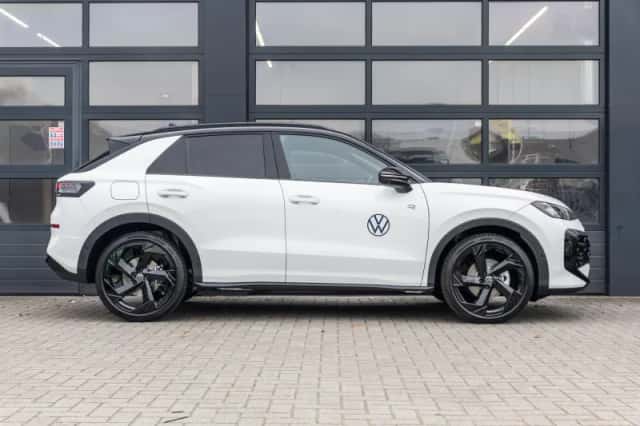 Volkswagen T-Roc (2026) thumbnail 3