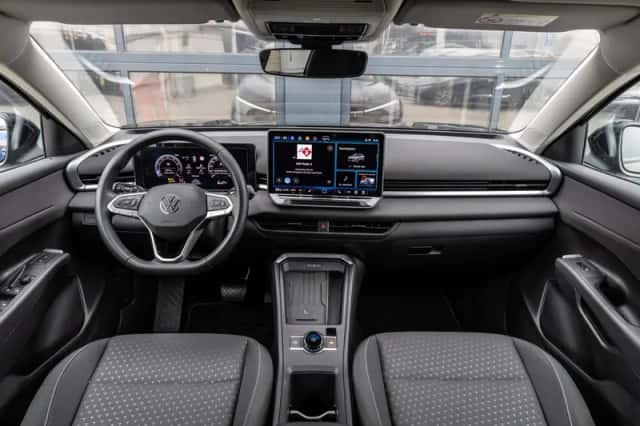 Volkswagen T-Roc (2025) thumbnail 5