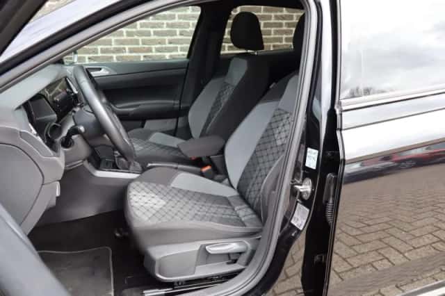 Volkswagen Polo (2022) thumbnail 4