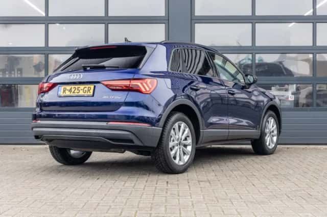Audi Q3 (2022) thumbnail 2