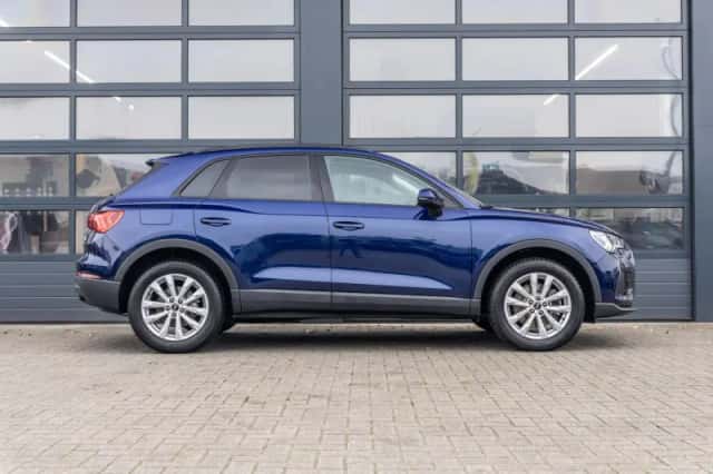 Audi Q3 (2022) thumbnail 3