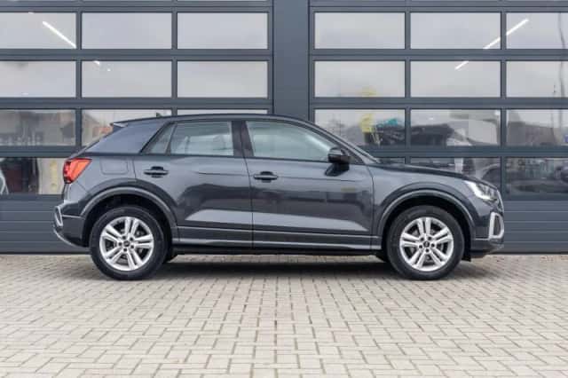 Audi Q2 (2022) thumbnail 3