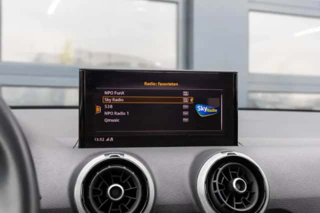 Audi Q2 (2022) thumbnail 32