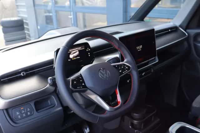 Volkswagen ID. Buzz (2026) thumbnail 5