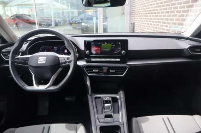 SEAT Leon Sportstourer (2022) thumbnail 5