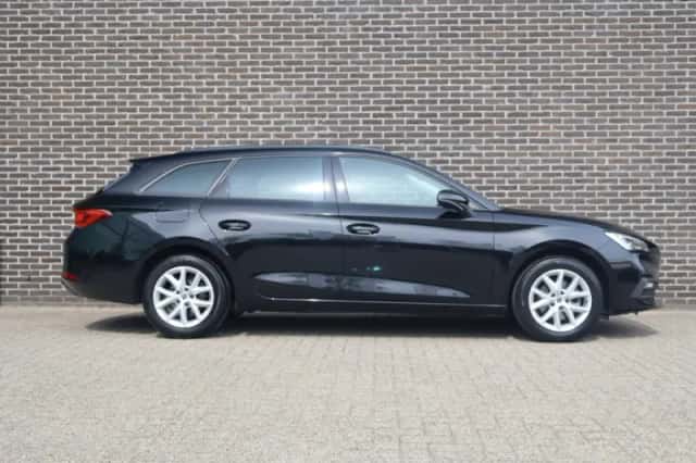 SEAT Leon Sportstourer (2022) thumbnail 3