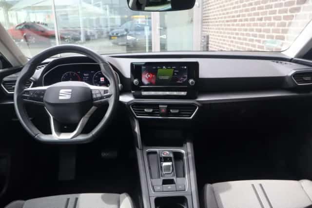 SEAT Leon Sportstourer (2022) thumbnail 5