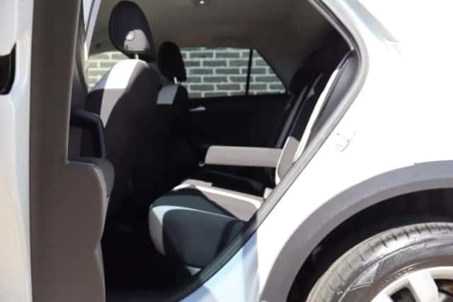 Volkswagen T-Roc (2019) thumbnail 19