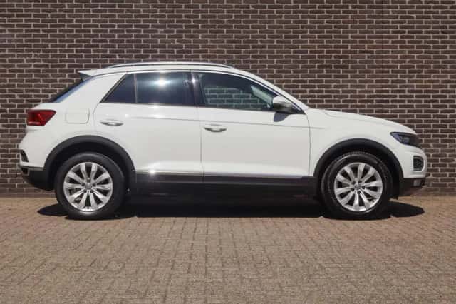 Volkswagen T-Roc (2019) thumbnail 3