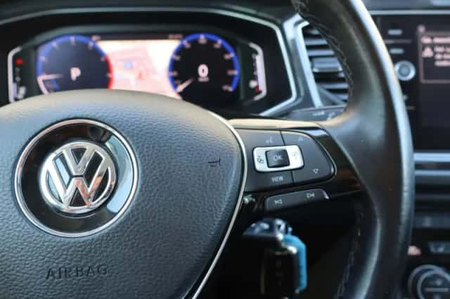 Volkswagen T-Roc (2019) thumbnail 24