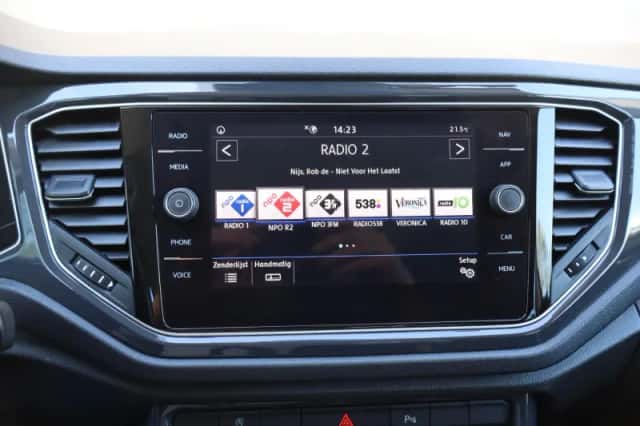 Volkswagen T-Roc (2019) thumbnail 36