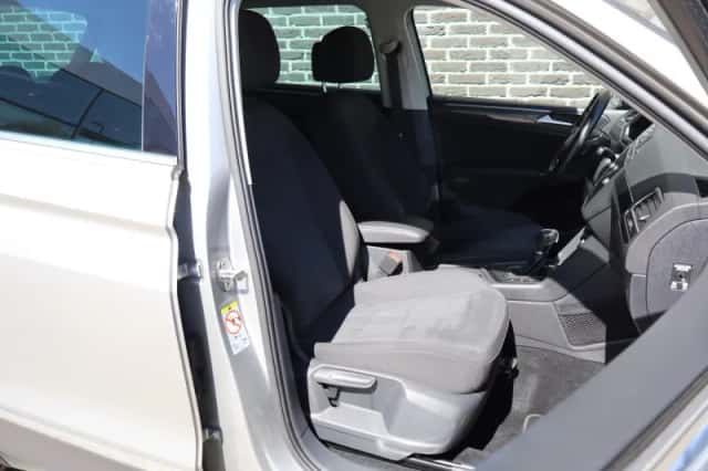 Volkswagen Tiguan (2018) thumbnail 18