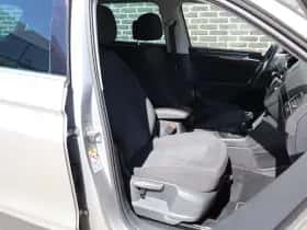 Volkswagen Tiguan (2018) thumbnail 18