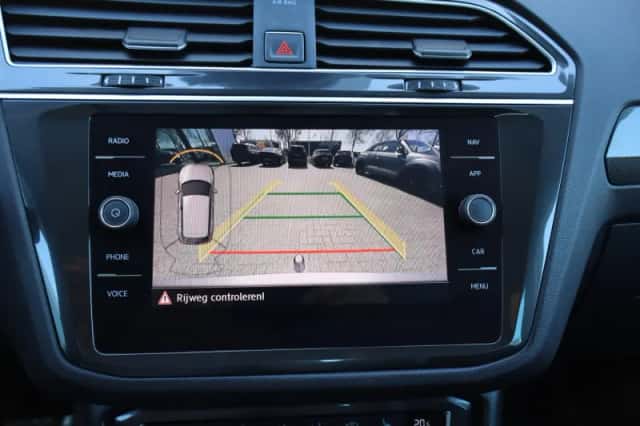 Volkswagen Tiguan (2018) thumbnail 31