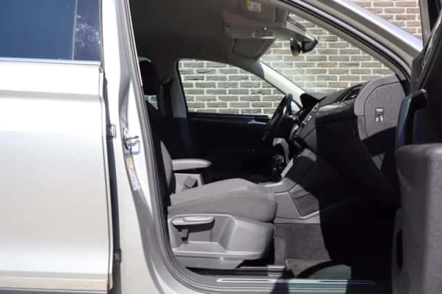 Volkswagen Tiguan (2018) thumbnail 36