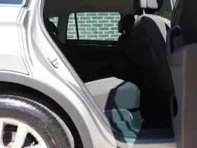 Volkswagen Tiguan (2018) thumbnail 37