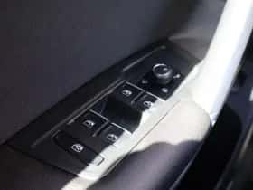 Volkswagen Tiguan (2018) thumbnail 40