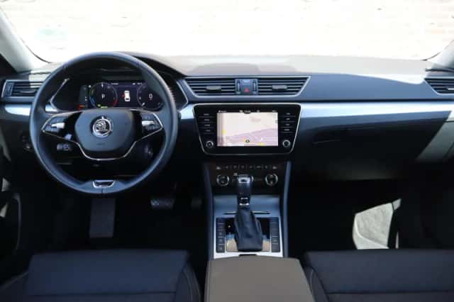 Škoda Superb (2023) thumbnail 5