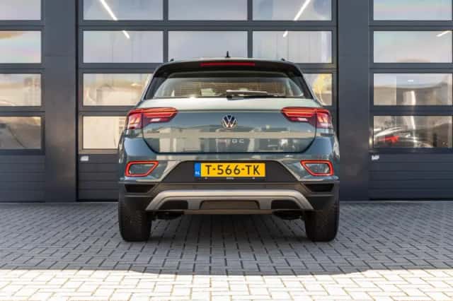 Volkswagen T-Roc (2023) thumbnail 11