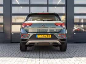 Volkswagen T-Roc (2023) thumbnail 11