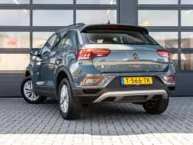Volkswagen T-Roc (2023) thumbnail 12