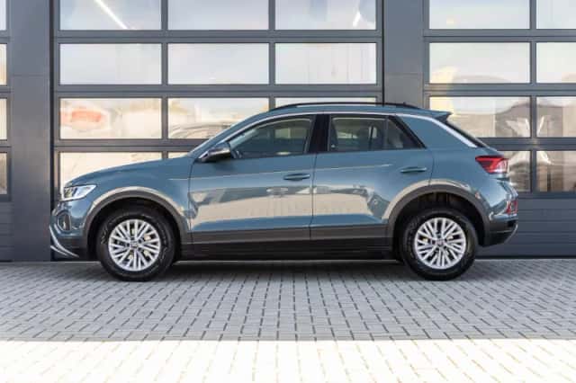 Volkswagen T-Roc (2023) thumbnail 13