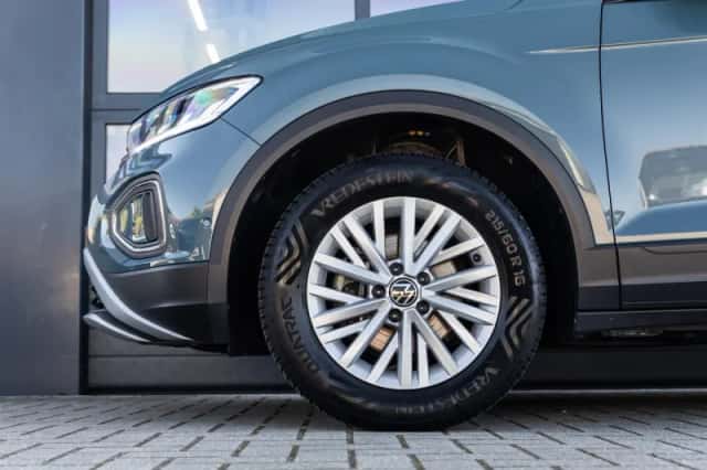 Volkswagen T-Roc (2023) thumbnail 14