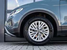 Volkswagen T-Roc (2023) thumbnail 14