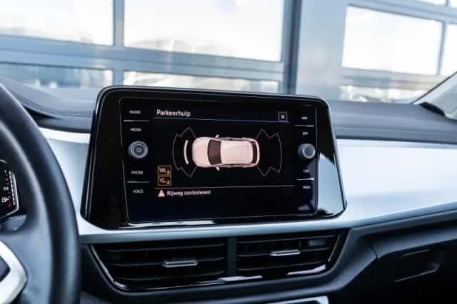 Volkswagen T-Roc (2023) thumbnail 24