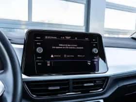 Volkswagen T-Roc (2023) thumbnail 25