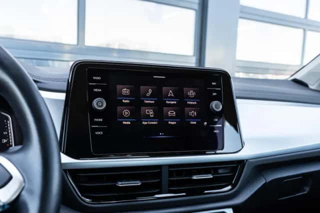 Volkswagen T-Roc (2023) thumbnail 36