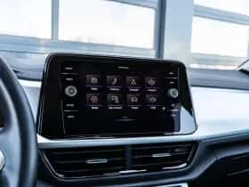 Volkswagen T-Roc (2023) thumbnail 36
