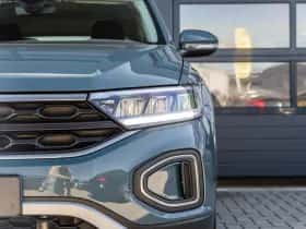 Volkswagen T-Roc (2023) thumbnail 9