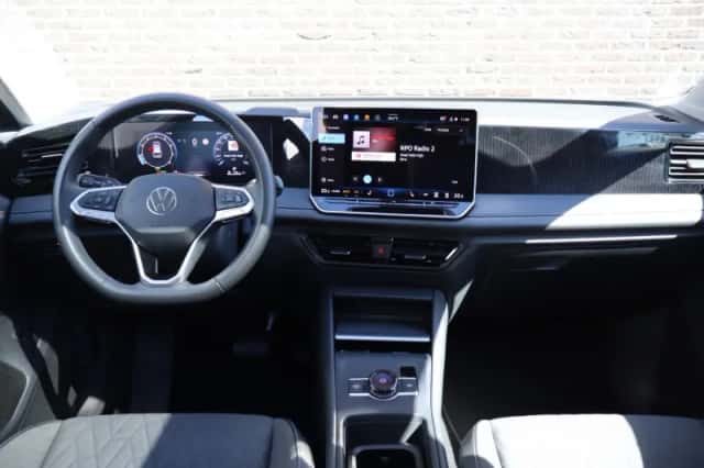 Volkswagen Tiguan (2025) thumbnail 5