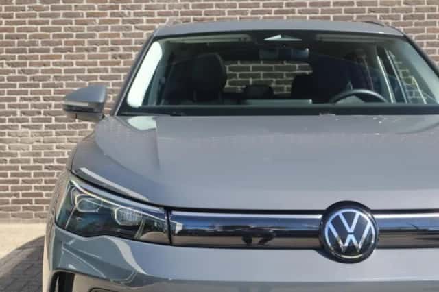 Volkswagen Tiguan (2025) thumbnail 8