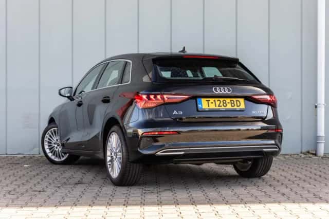 Audi A3 (2023) thumbnail 12